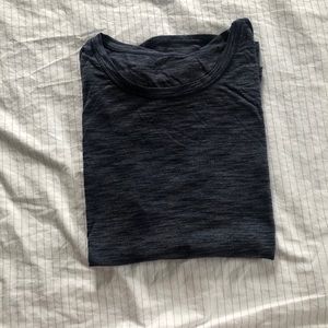 Lululemon T-shirt